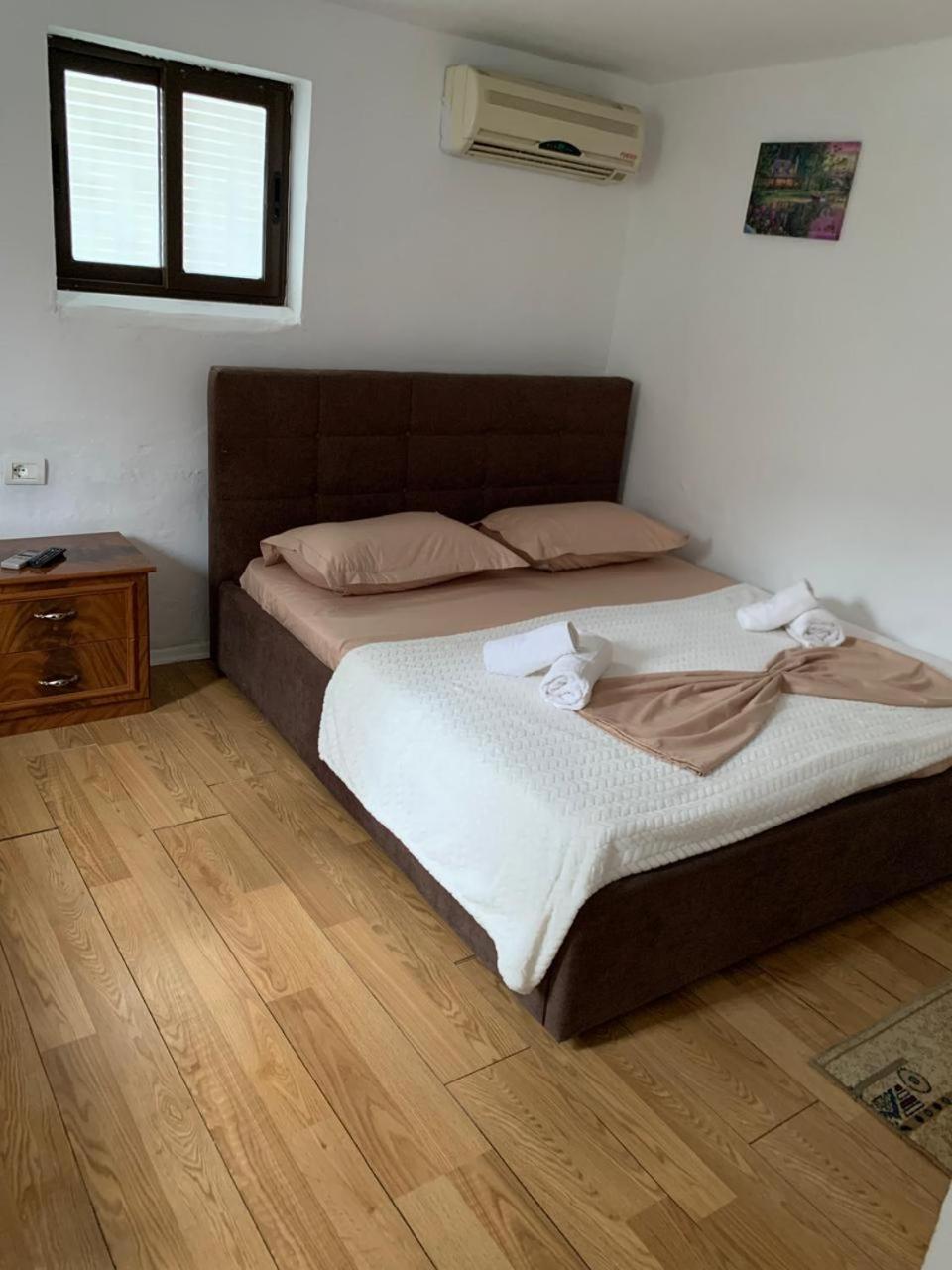 Guesthouse N&B Berat Ngoại thất bức ảnh